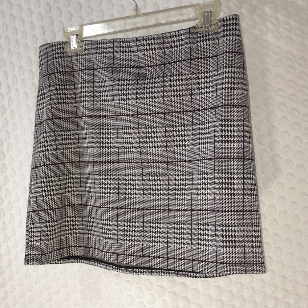 Houndstooth mini skirt